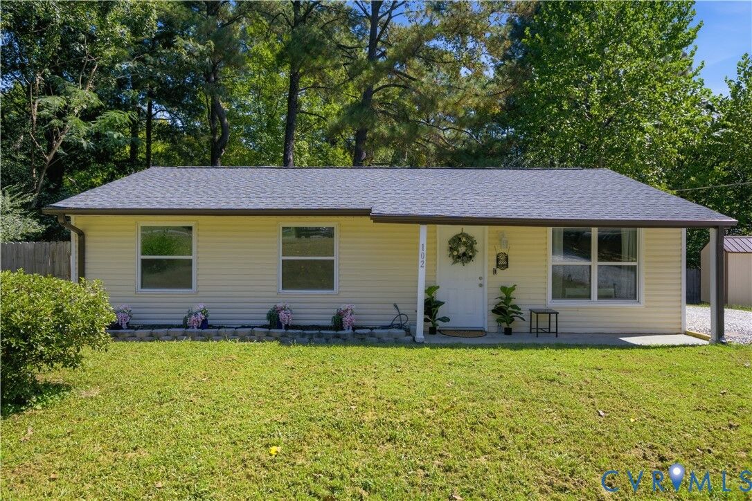 Property Photo:  102 Mildred Drive  VA 23188 