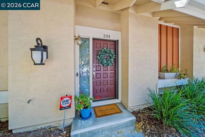 Property Photo:  104 Candelero Pl  CA 94598 