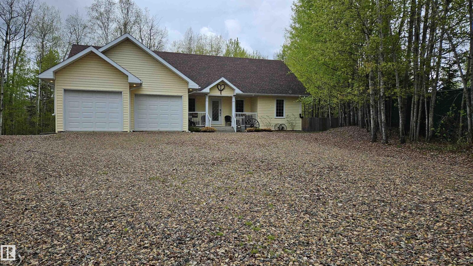 Property Photo:  7 Andrew Drive  AB T0A 0M0 