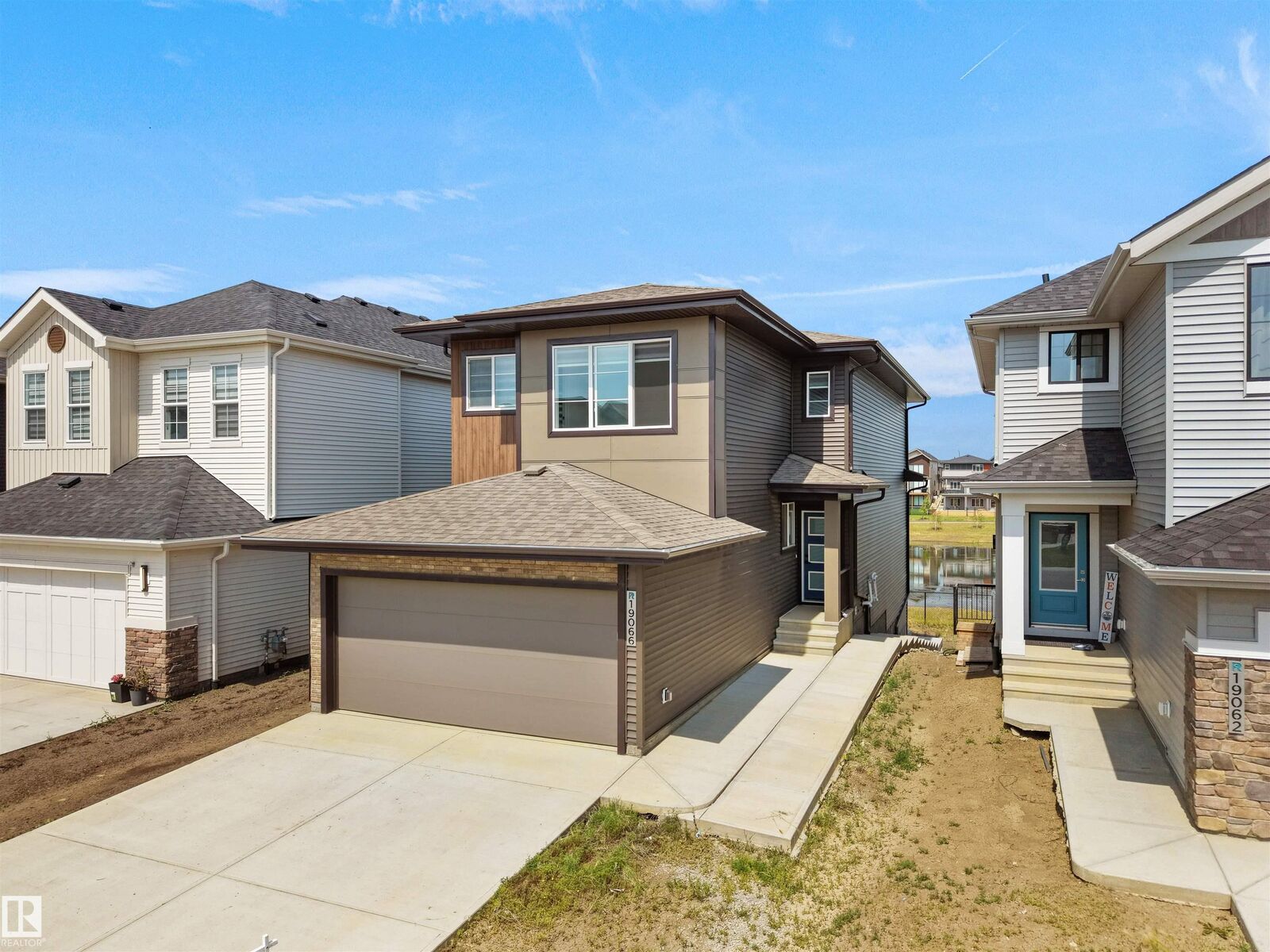 Property Photo:  19066 20A Avenue NW  AB T6M 3A8 