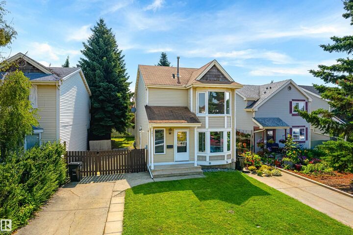 Property Photo: 281 Vantage Lane AB T8A 4J3