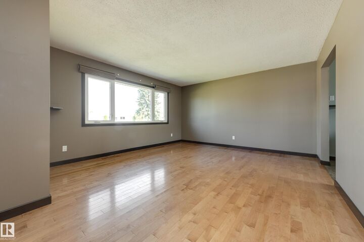 Property Photo:  8003 136 Avenue NW  AB T5C 2K8 