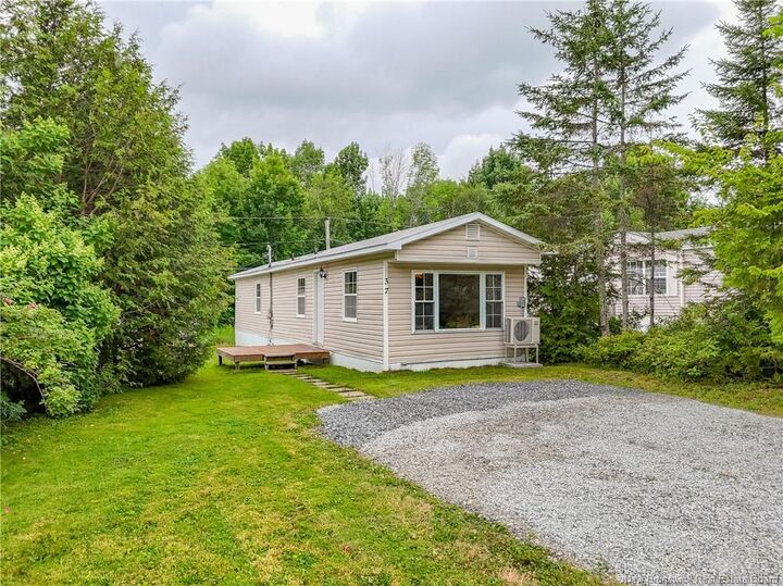 37 Eastwood Street — photo 1