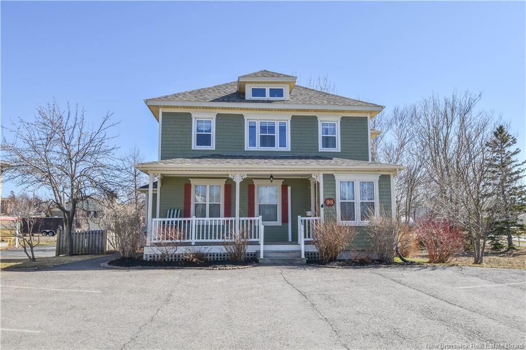 Property Photo:  98 Saint-Pierre Ouest Boulevard  NB E1W 1B6 