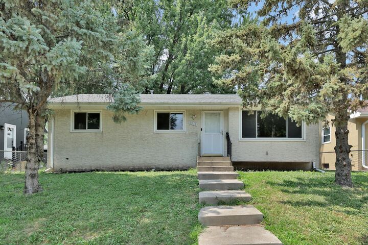 Property Photo:  1017 Livingston Avenue  MN 55118 