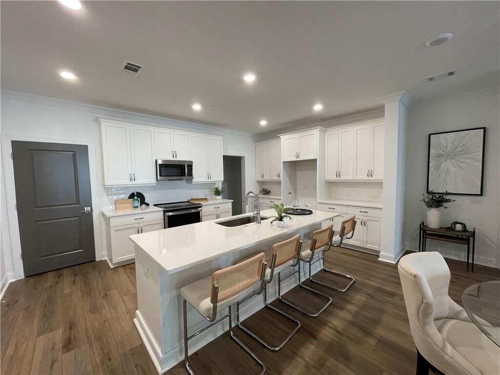 Property Photo: 5008 Shirley Oaks Drive 290 GA 30092
