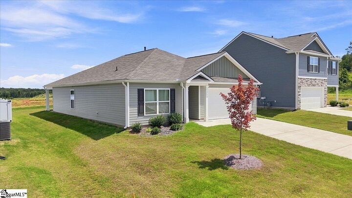 Property Photo: 123 Elgin Drive SC 29360