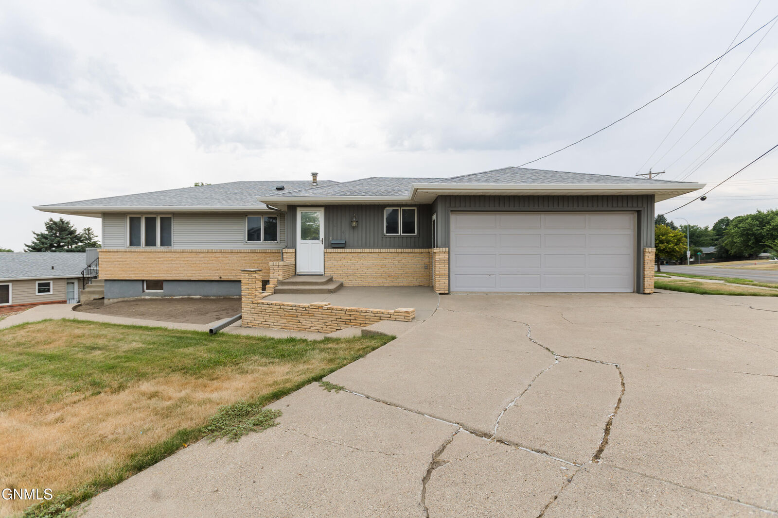 Property Photo:  1616 17th Street  ND 58501 
