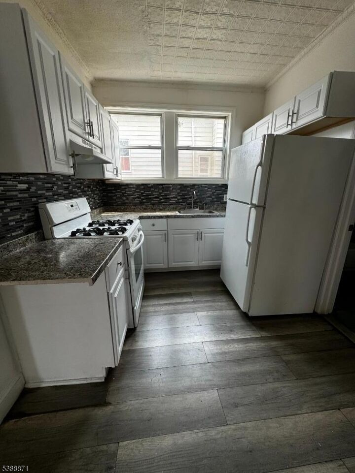 Property Photo:  432 E 26th St  NJ 07514 