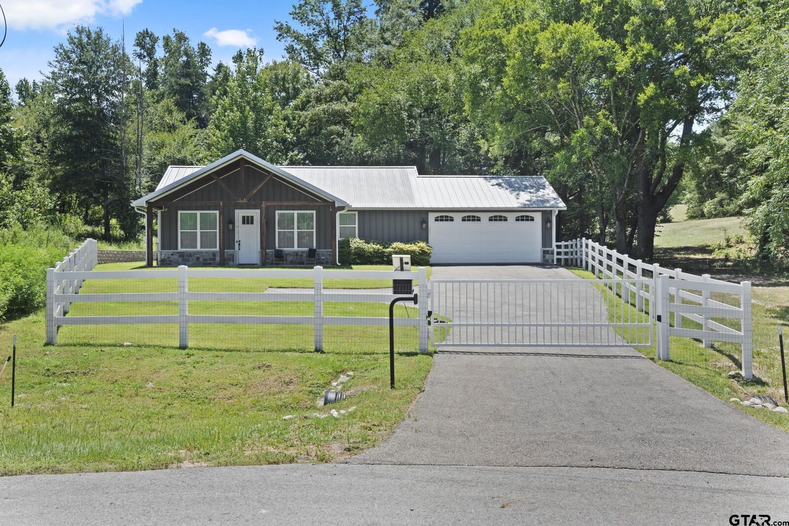 Property Photo: 16713 Creek Bottom Ct TX 75792