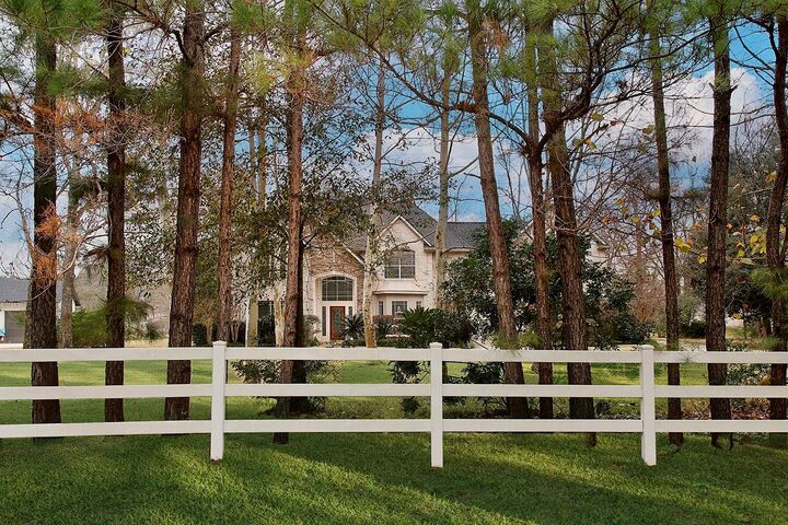 Property Photo:  11827 Water Oak Drive  TX 77354 