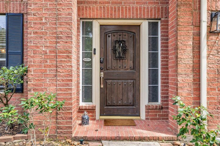 Property Photo: 119 N Westwinds Circle TX 77382