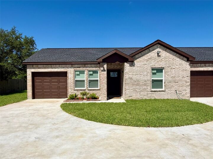 Property Photo:  9508 Quaker Court B  TX 77583 