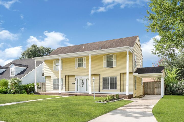 Property Photo: 4390 Harvest Lane TX 77004