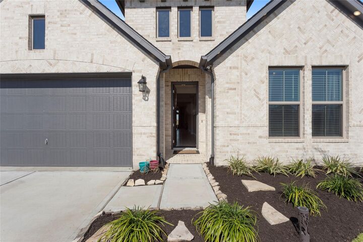 Property Photo: 945 Goose Creek Street TX 77598