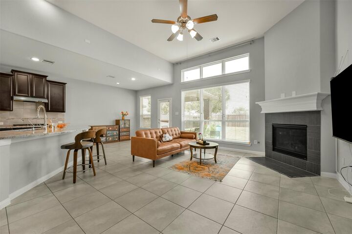 Property Photo: 1906 Dry Willow Lane TX 77089
