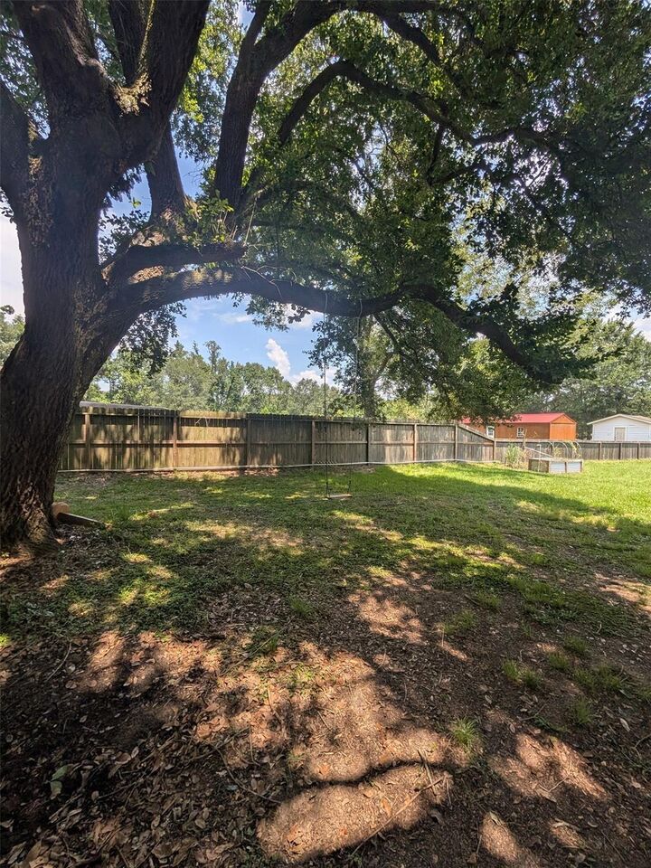 Property Photo: 1910 Reese Street TX 77575