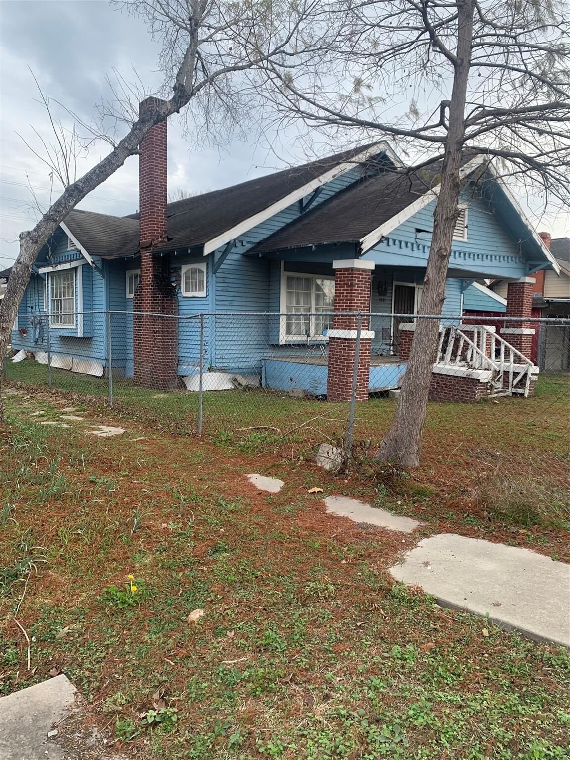 Property Photo: 5001 Sherman Street TX 77011
