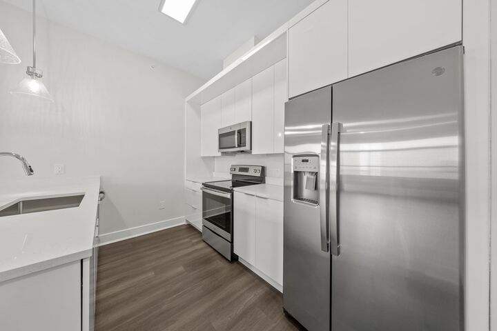 Property Photo:  121 34th St 402  NJ 07087-5902 