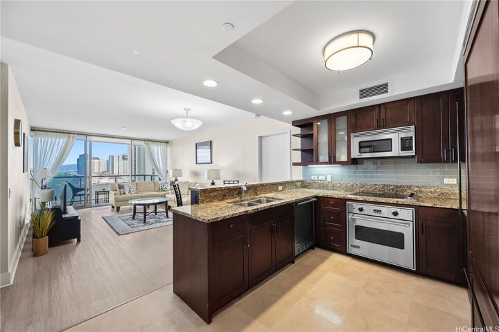 Property Photo:  1551 Ala Wai Boulevard 1802  HI 96815 