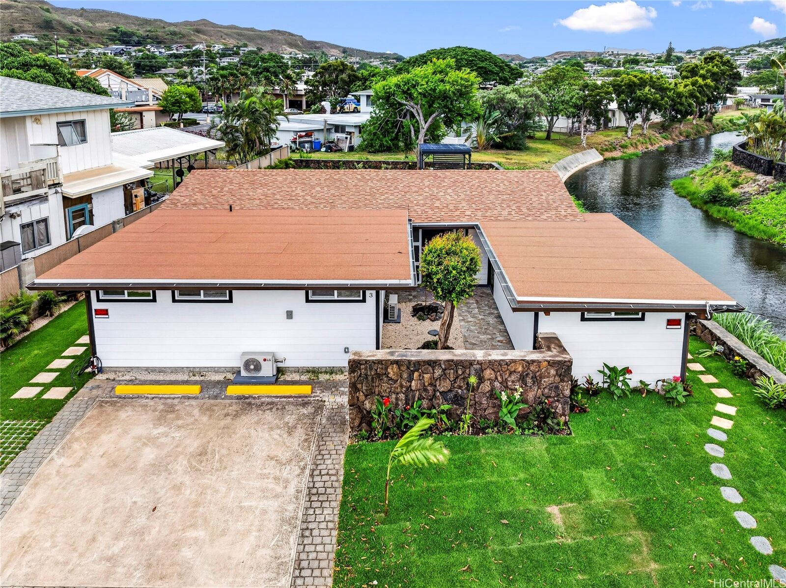 Property Photo:  743 Akumu Street  HI 96734 