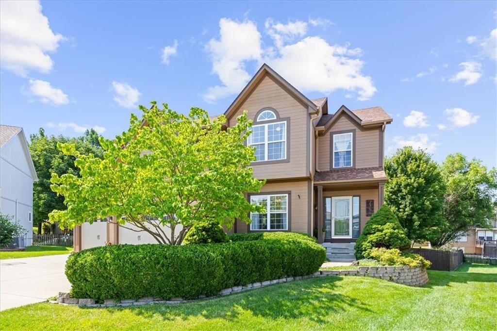 Property Photo:  2359 SW Eagle View Drive  MO 64082 