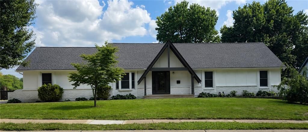 Property Photo:  1405 SW 9th Street  MO 64081 