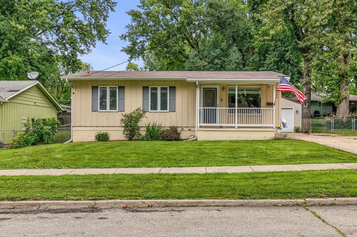 Property Photo: 8513 Madison Avenue IA 50322