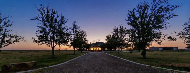 Property Photo:  7901 N County Road 2140  TX 79415 