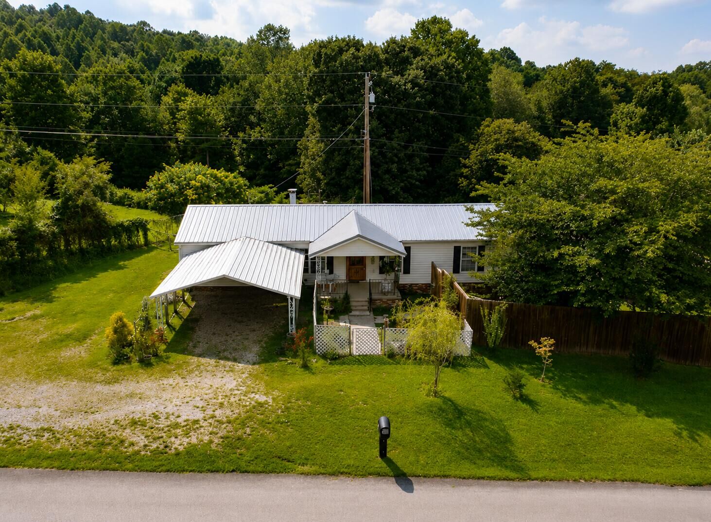 Property Photo: 631 Adams Road KY 40701