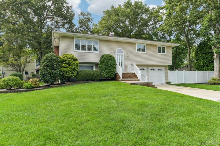 Property Photo:  48 Junard Boulevard  NY 11776 