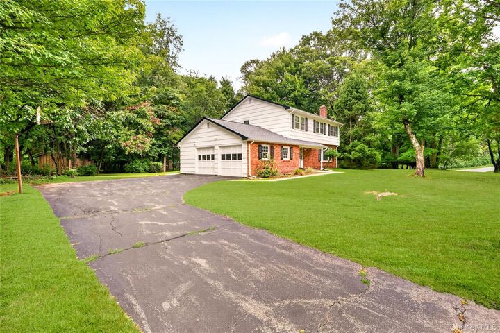 Property Photo:  2 Laura Lane  NY 10977 