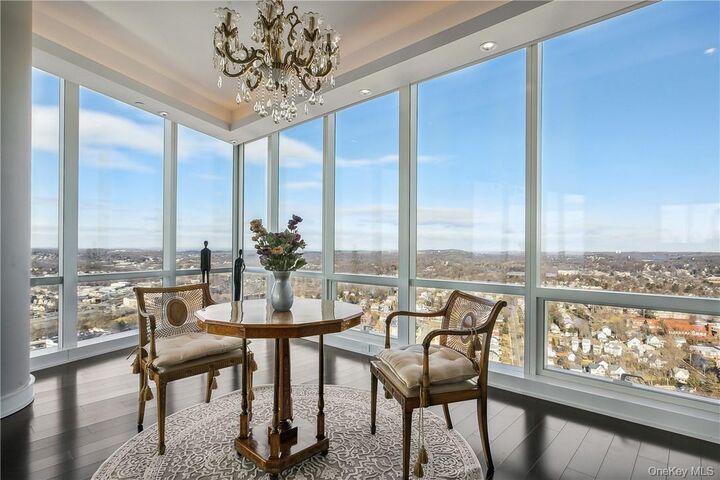 Property Photo:  5 Renaissance Square Ph40c  NY 10601 