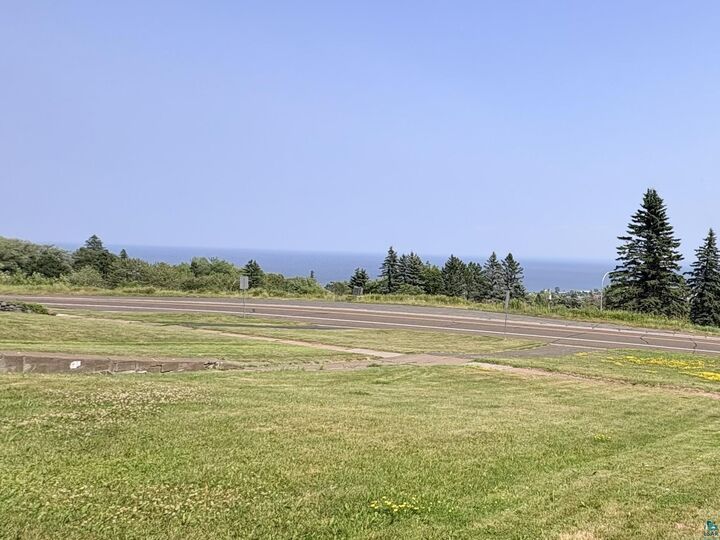 Property Photo: 1031 W Skyline Pkwy MN 55806