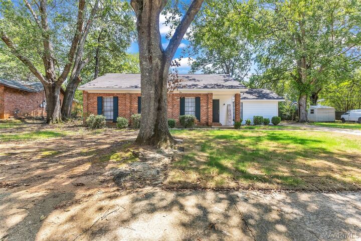 Property Photo: 532 Lynnhurst Court AL 36117