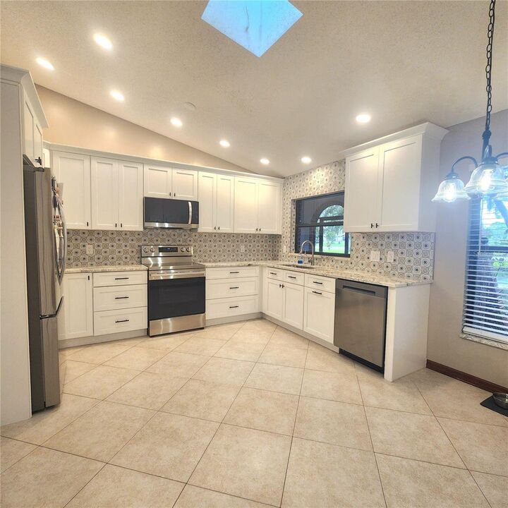 Property Photo: 2805 Lake Tohopekaliga Boulevard FL 34746
