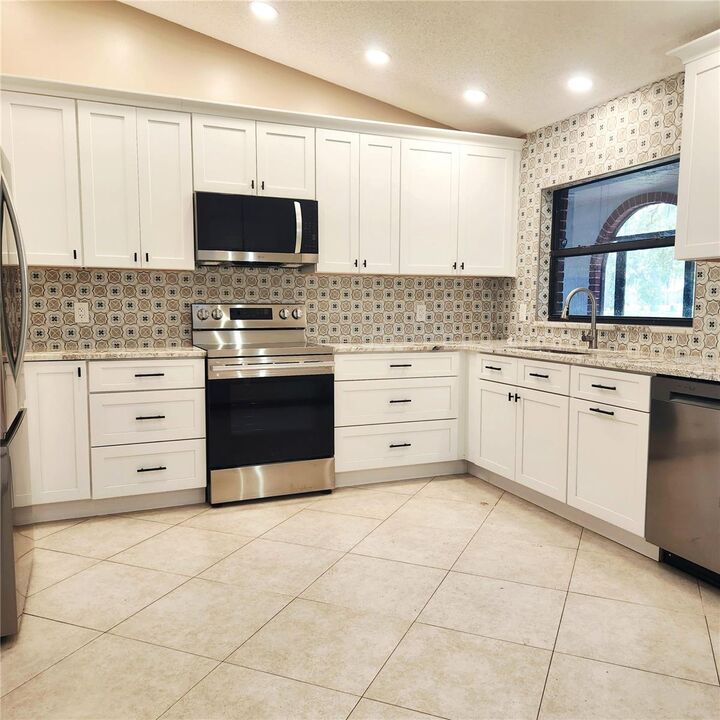 Property Photo: 2805 Lake Tohopekaliga Boulevard FL 34746