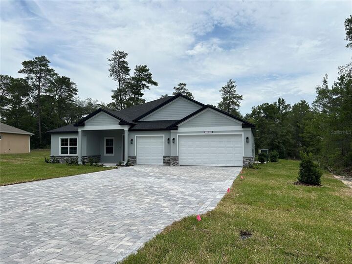 Property Photo:  2409 W Newhope Lane  FL 34434 