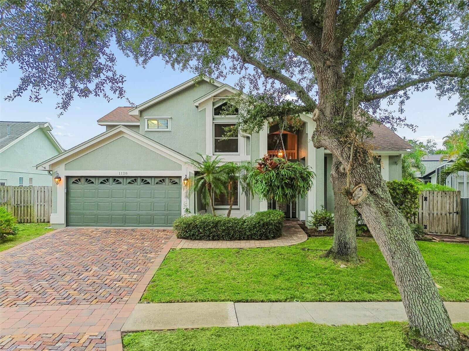 Property Photo: 1128 Mainsail Drive FL 34689