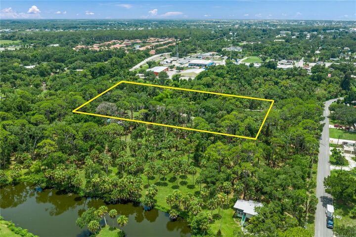 Property Photo:  1210 Twin Lakes Avenue  FL 34275 