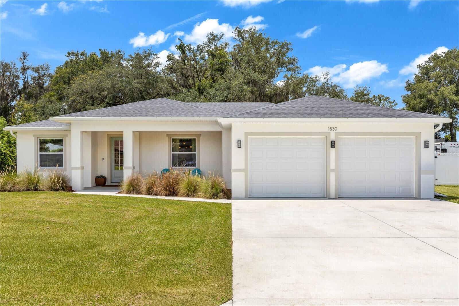 Property Photo:  1530 Periwinkle Avenue  FL 32724 