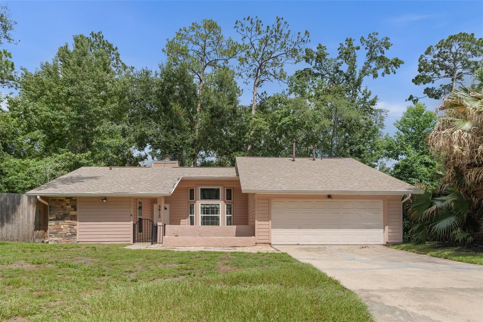 Property Photo: 3815 NW 48th Terrace FL 32606