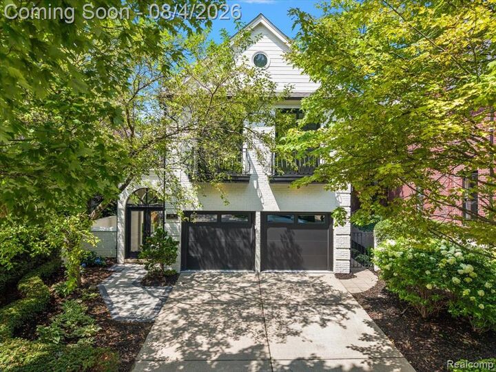 Property Photo:  596 Henrietta Street  MI 48009 1453 