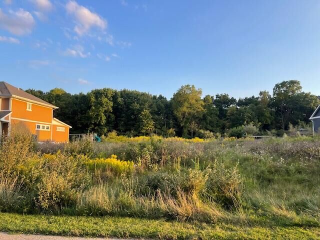 Property Photo:  5824 Trail Side Lane  MI 48189-8109 