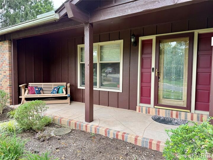 Property Photo:  660 Hunters Ridge Drive  MO 63135 
