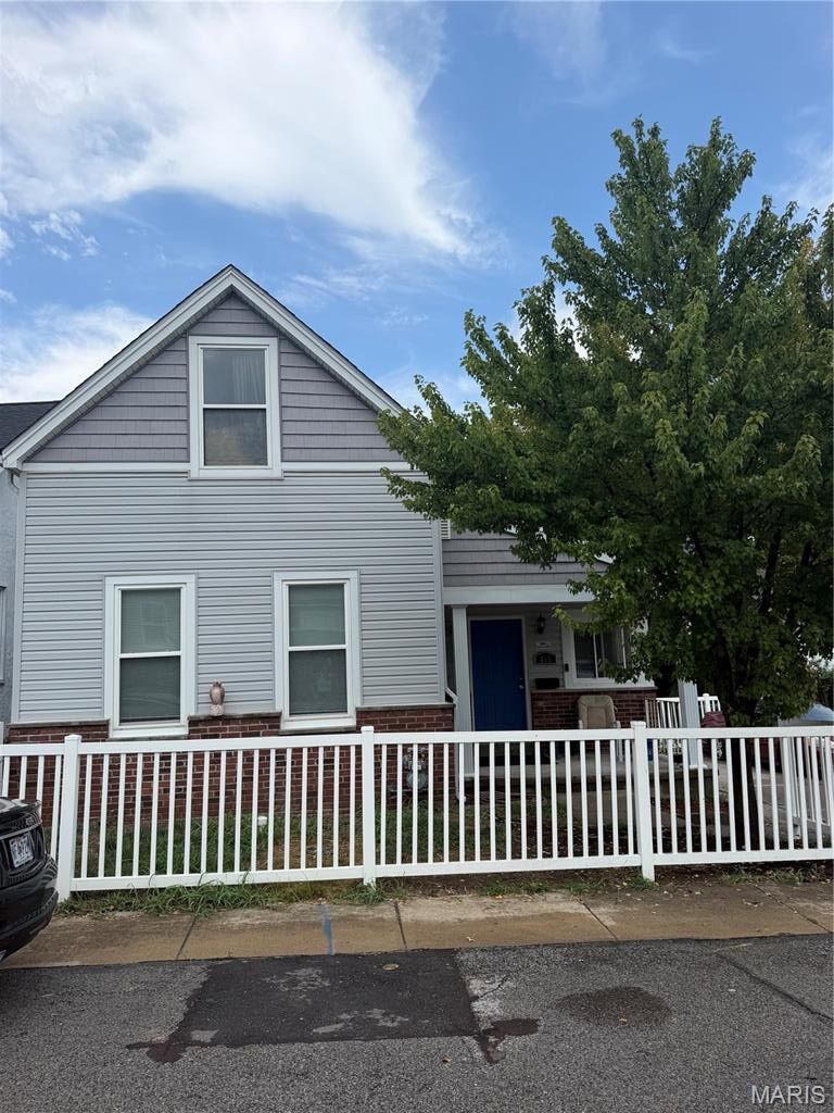 Property Photo: 615 Lagro Avenue MO 63125