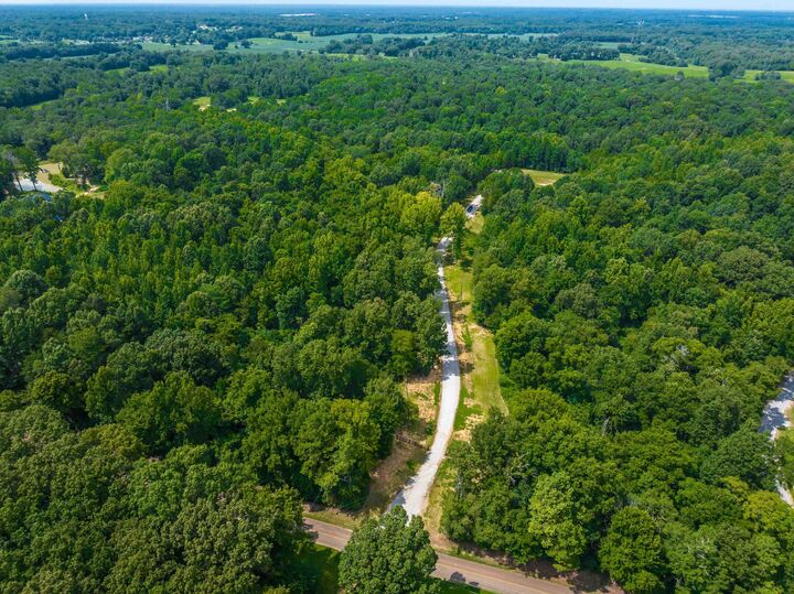 Property Photo:  2720 Donelson Dr  TN 38028 