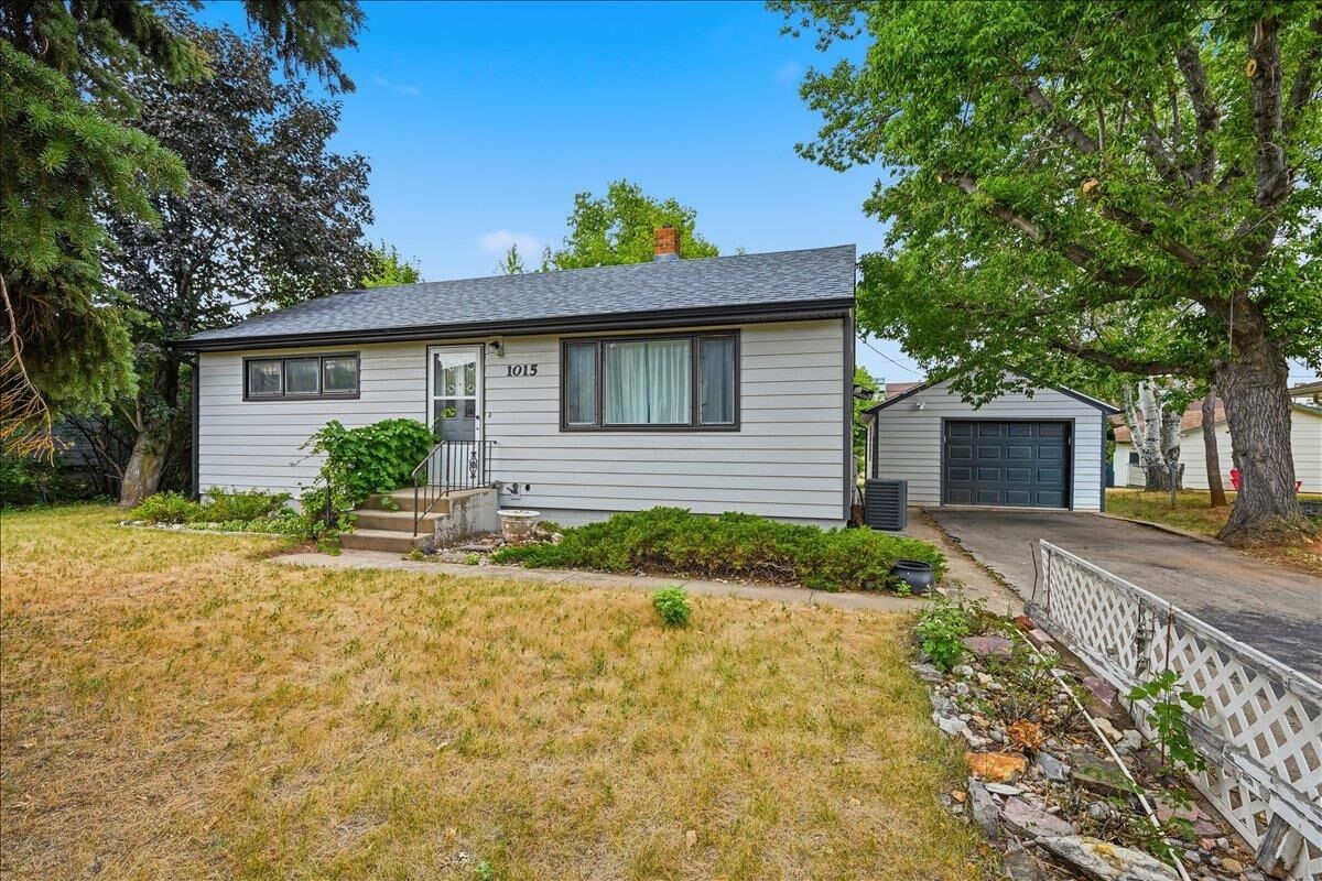 Property Photo:  1015 N 10th Street  SD 57783 