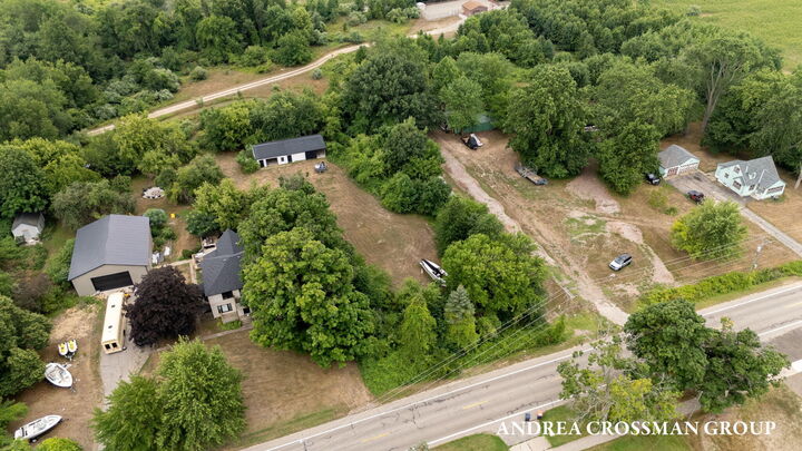 Property Photo: 866 E 24th Street MI 49423
