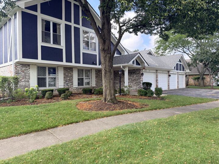 Property Photo:  251 Coventry Circle 251  IL 60061 